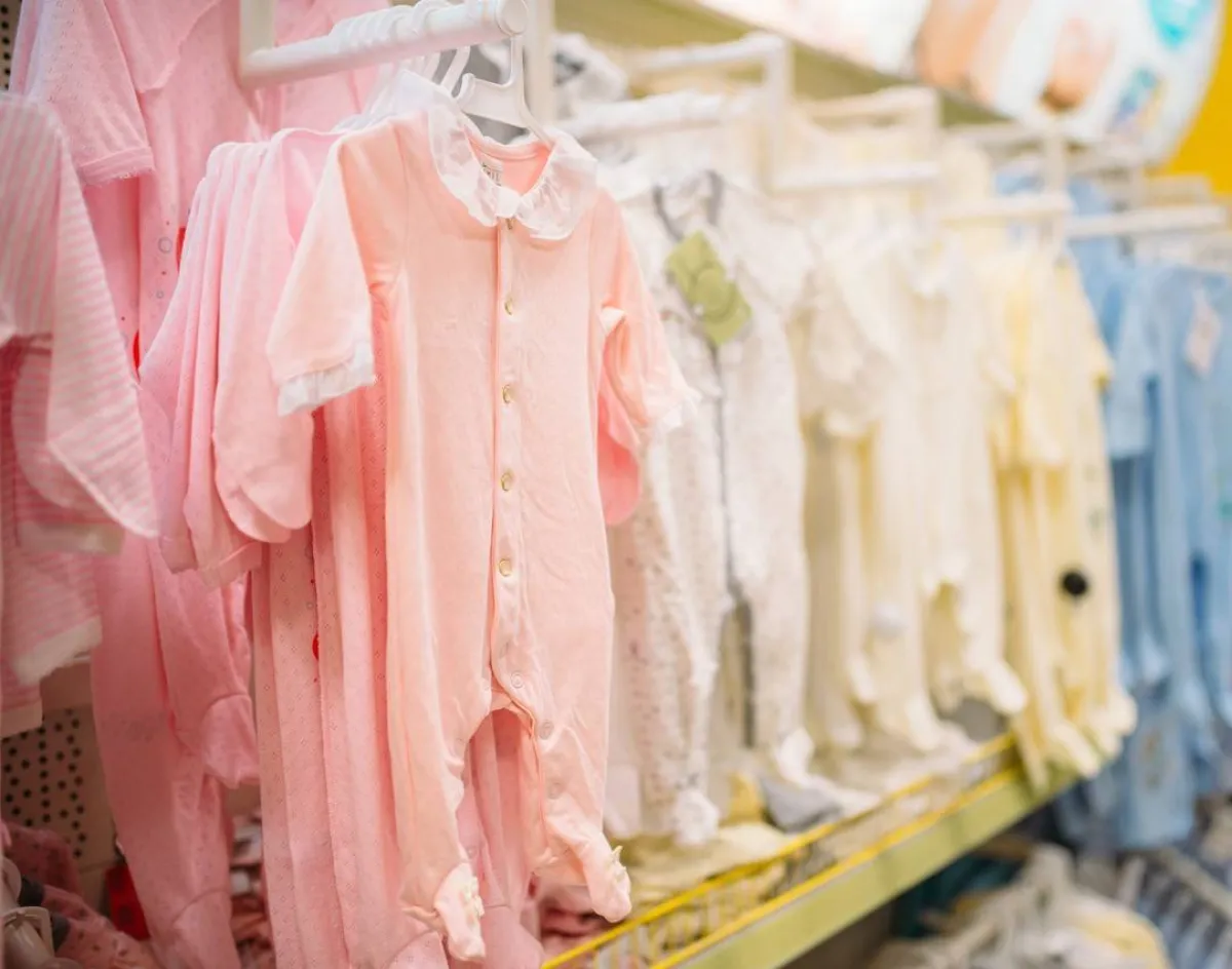 صورة لملابس الأطفال الرضّع