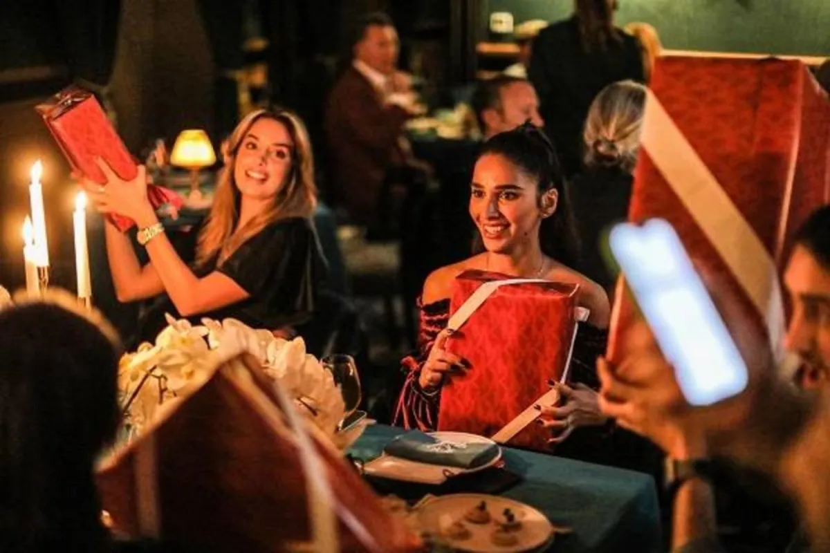 موسم الاحتفالات مع مايكل كورس