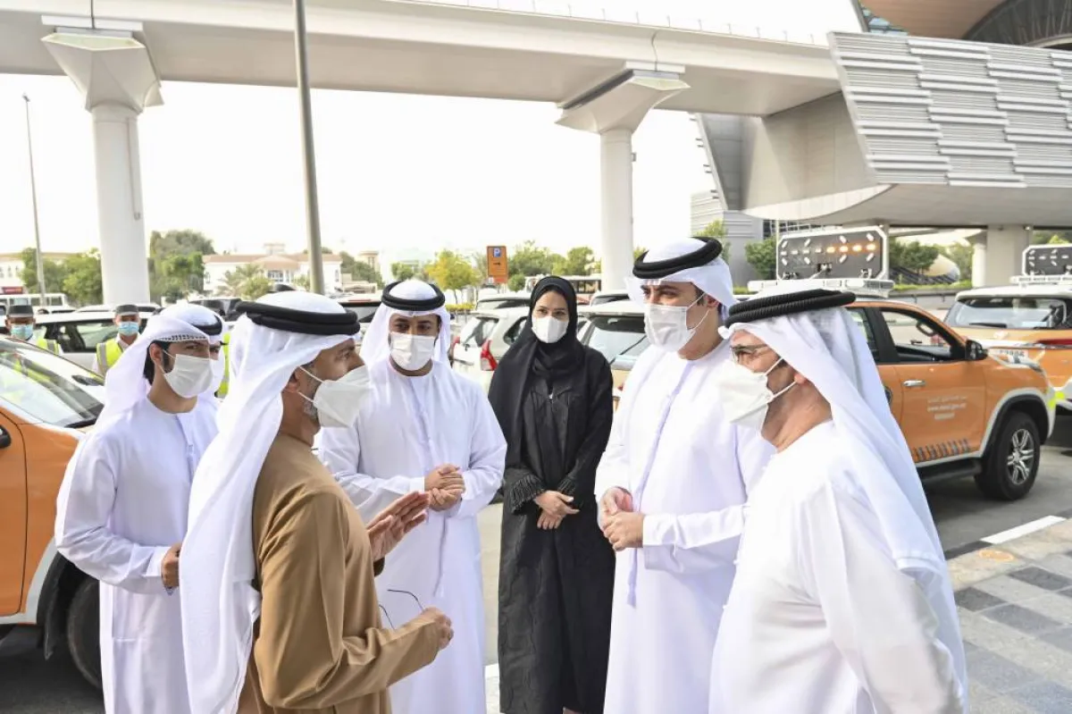 وزير الطاقة ووكيل الوزارة لشؤون البنية التحتية. الصورة من "وام"