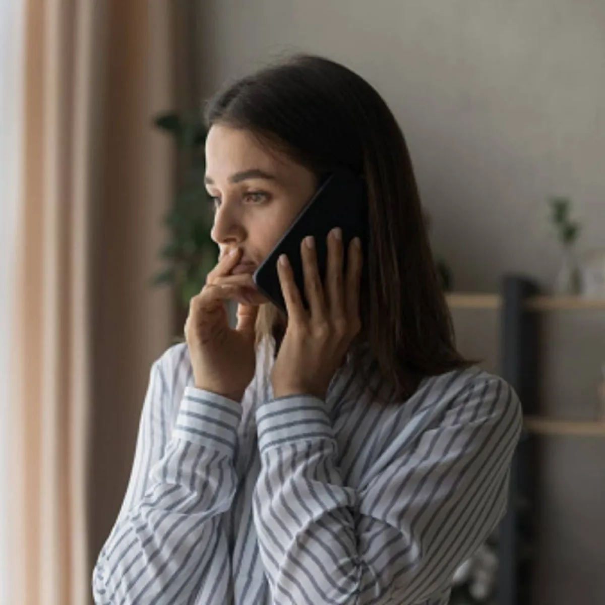 التواصل مع الخطيب بالهاتف