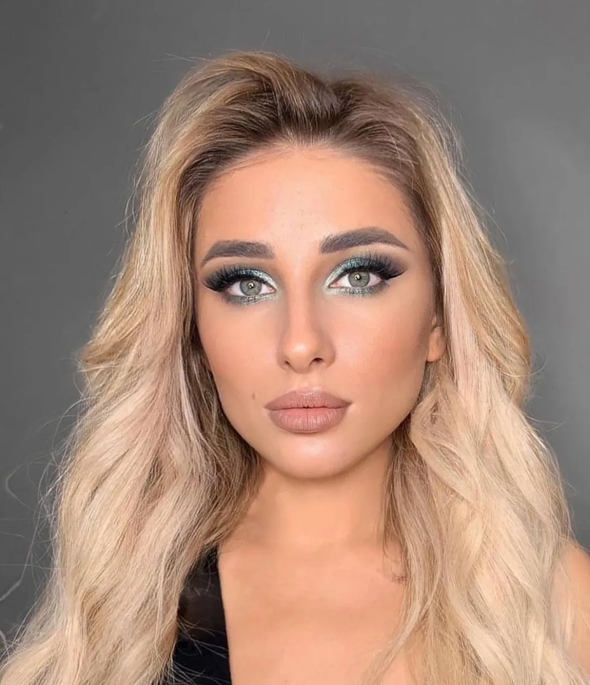 مكياج عيون ليلة رأس السنة 2022