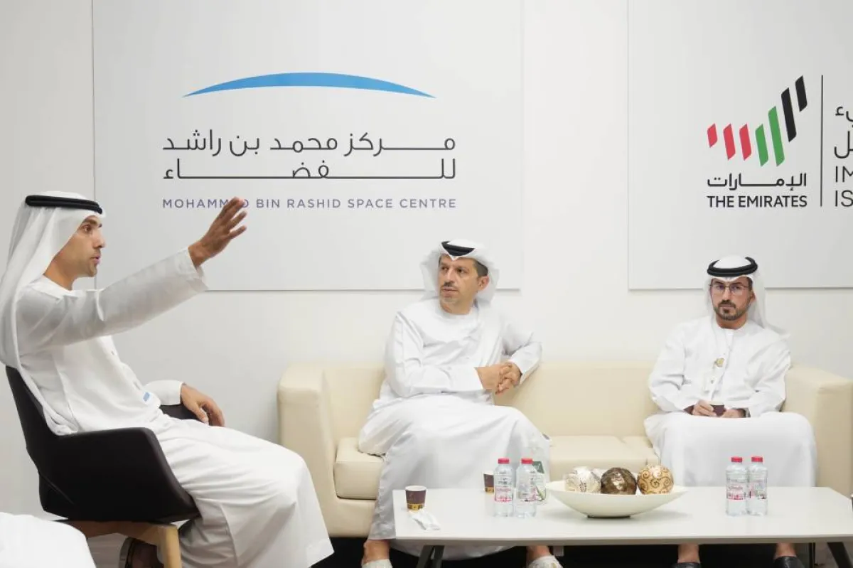 توقيع مذكرة تفاهم بين مركز محمد بن راشد للفضاء وجامعة خليفة للعلوم والتكنولوجيا - الصورة من حساب المركز على تويتر