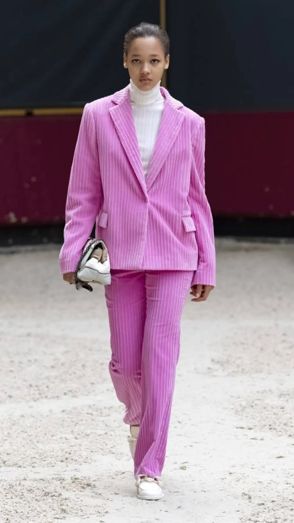 إطلالات مخملية لاستقبال العام الجديد