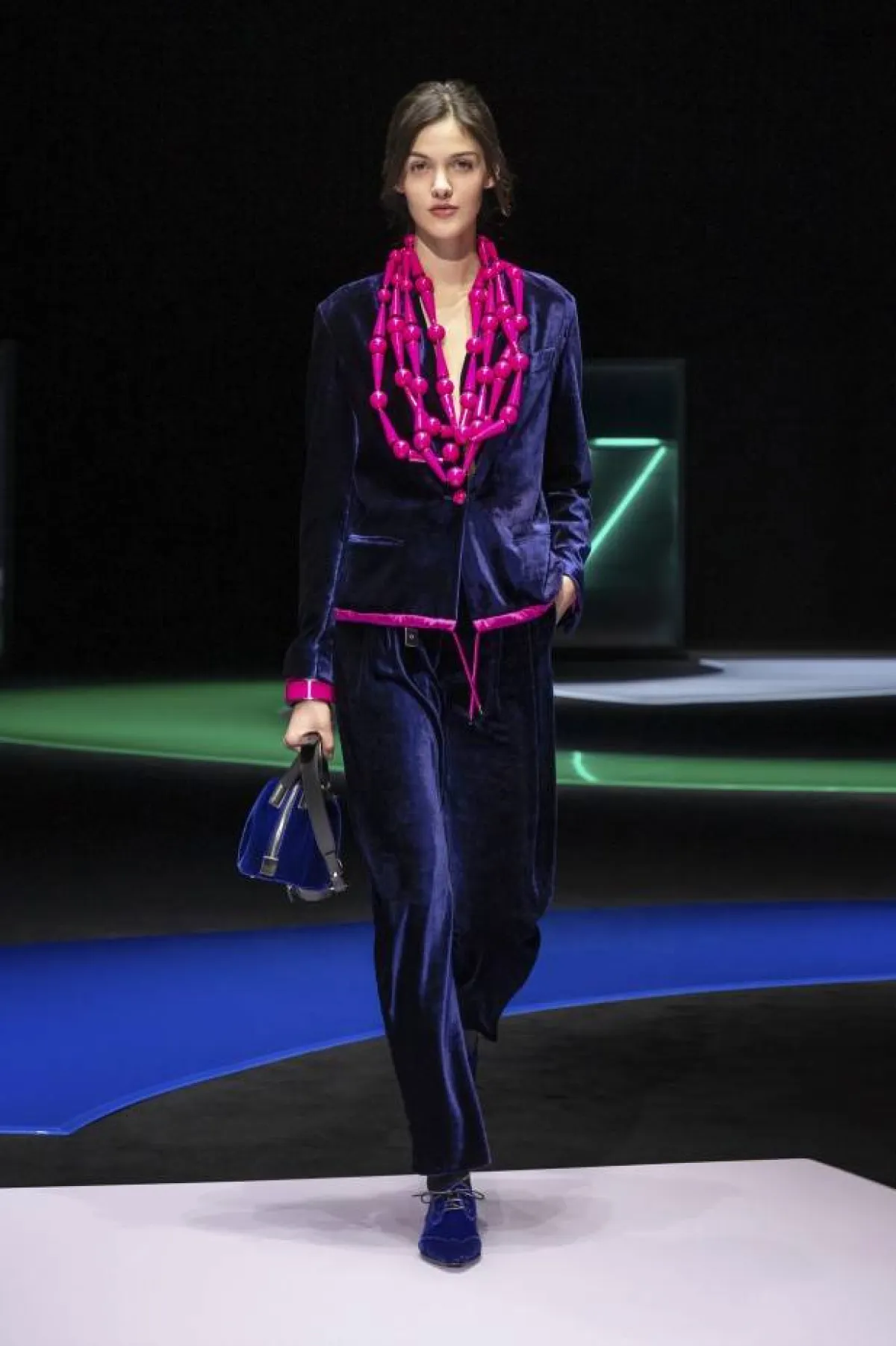 إطلالات مخملية لاستقبال العام الجديد