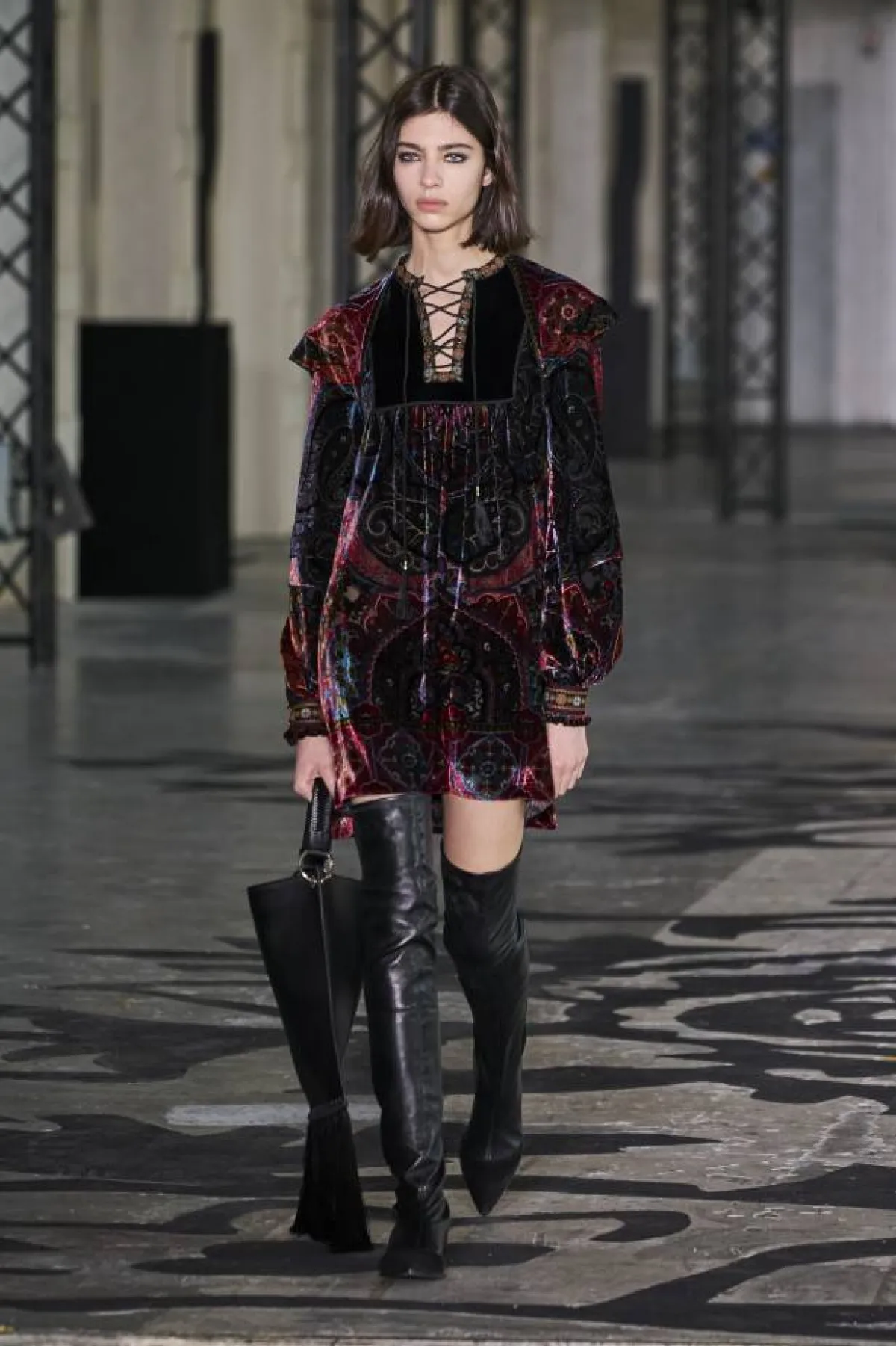 إطلالات مخملية لاستقبال العام الجديد