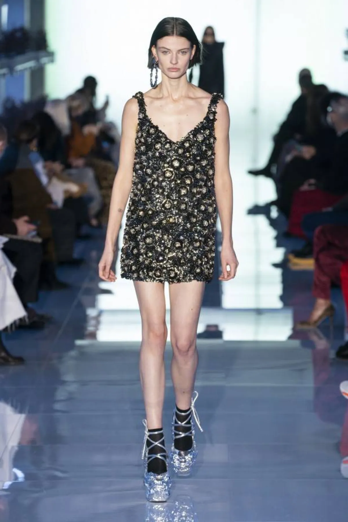 فساتين قصيرة لسهرات العام الجديد