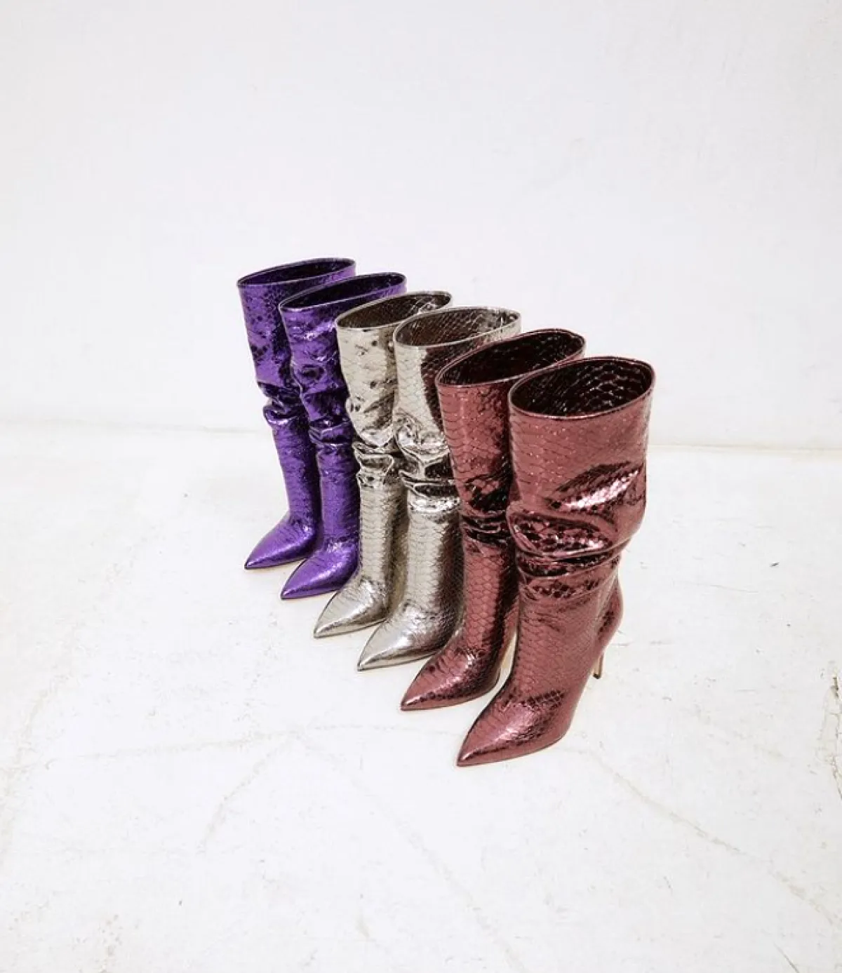 جزمة عالية من باريس تكساس بلون ميتاليكي 