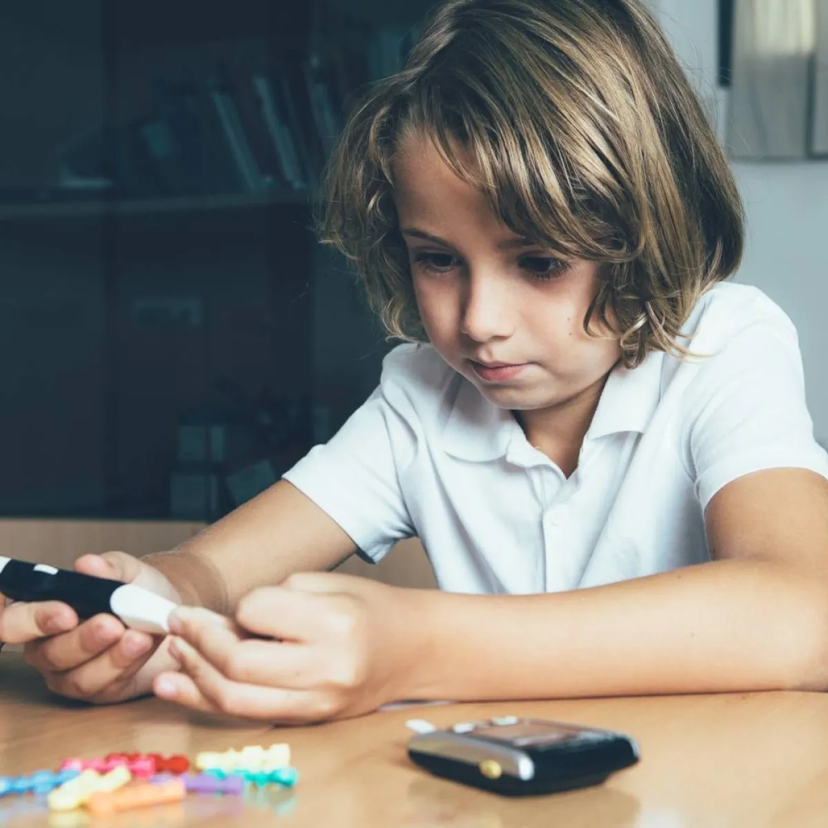 صورة لطفل مريض بالسكري