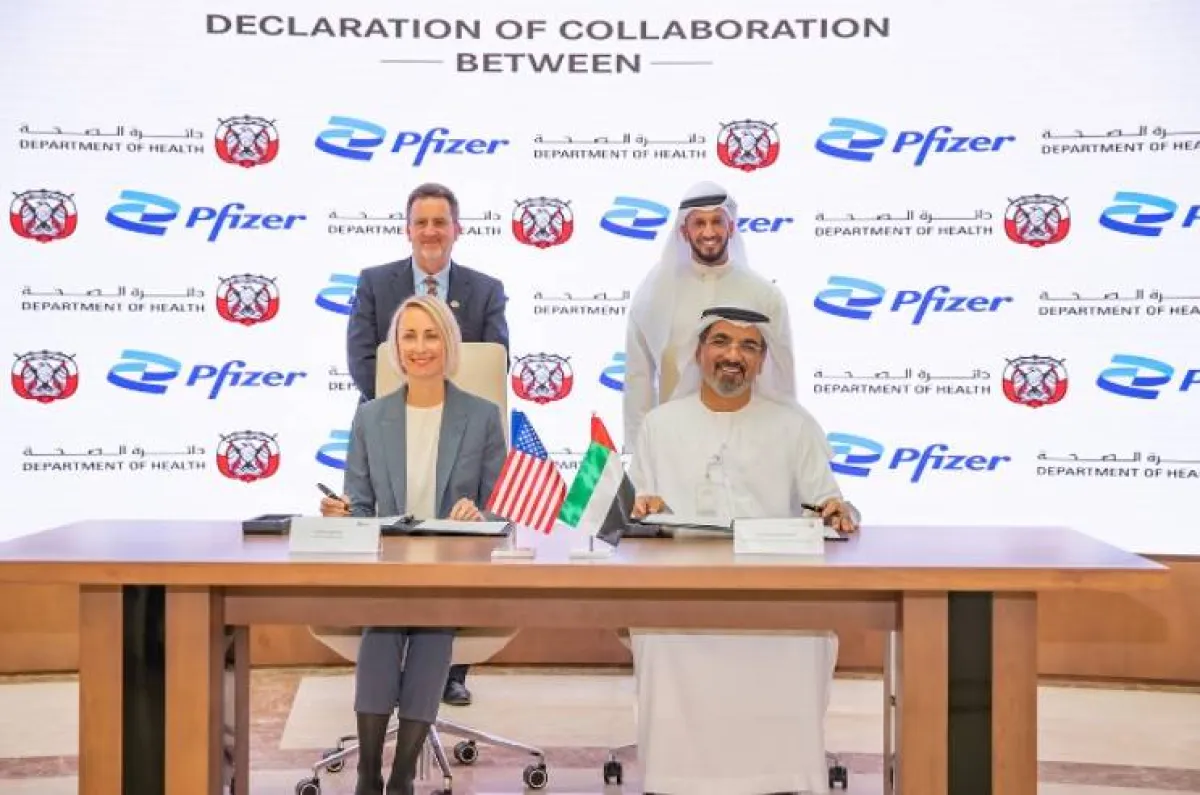 تعاون بين "صحة أبوظبي" و"فايزر" لتعزيز إمكانات البحث السريري في الإمارة - الصورة من حساب الدائرة على تويتر