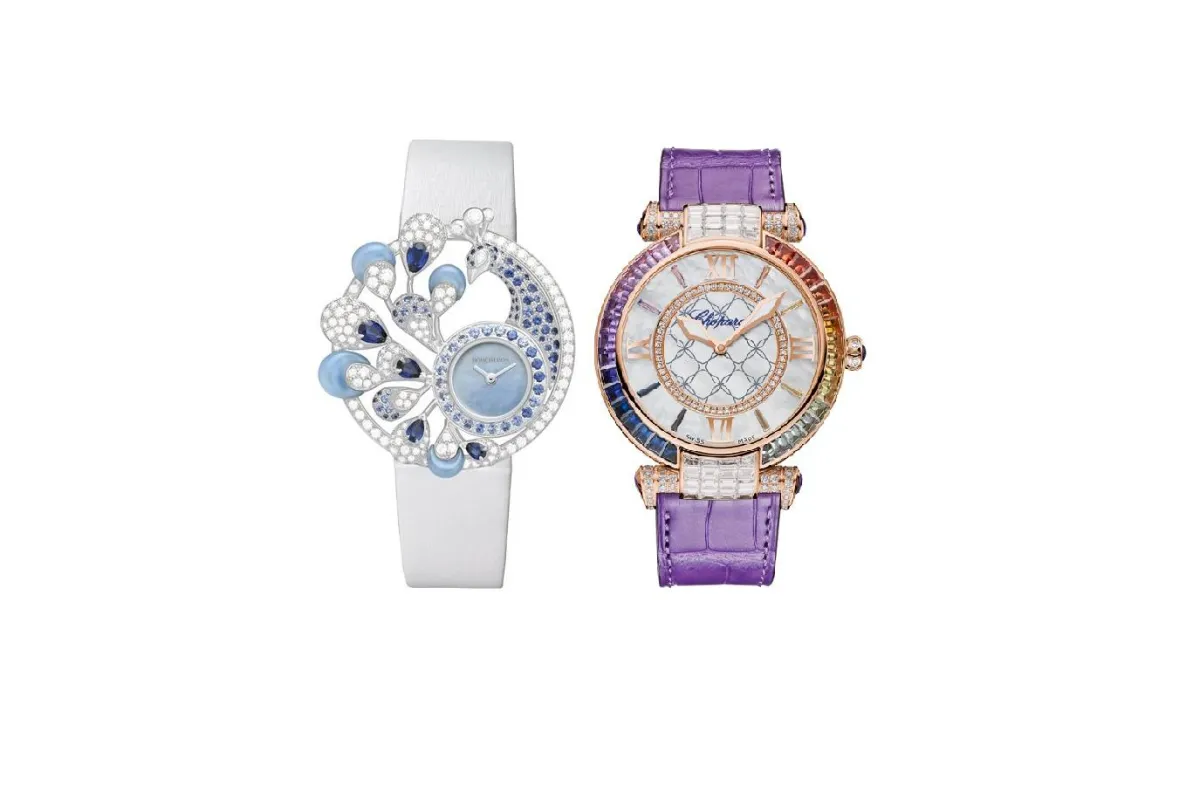 ساعات مزينة بالياقوت الملون حول الميناء