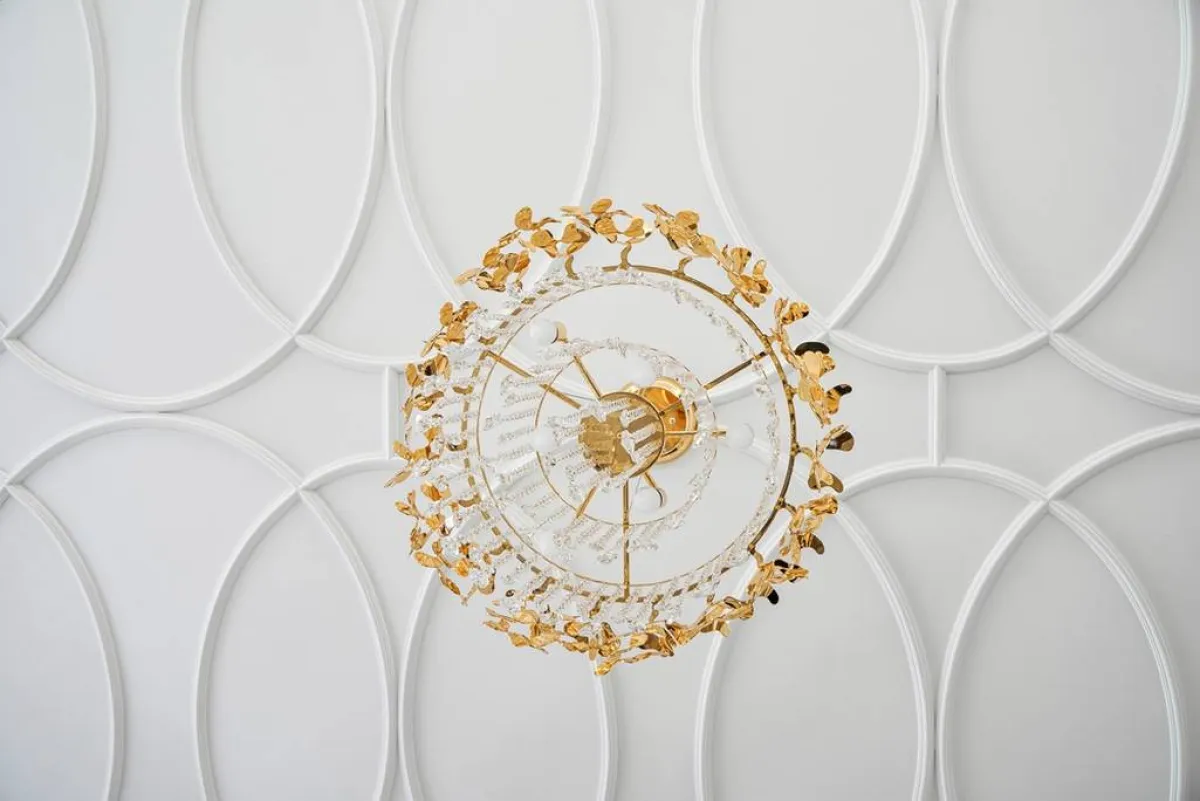 لا يفضّل تكرار الشكل الدائري المنفذ بالجبس، بصورة منفّرة للعين