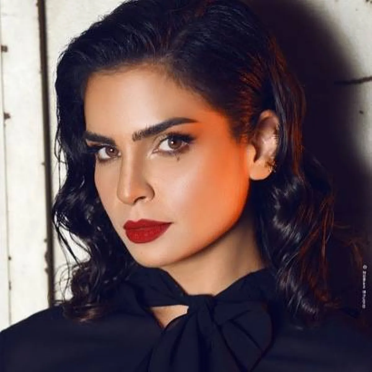 تسريحة الويفي الكلاسيكية من ريتا حايك