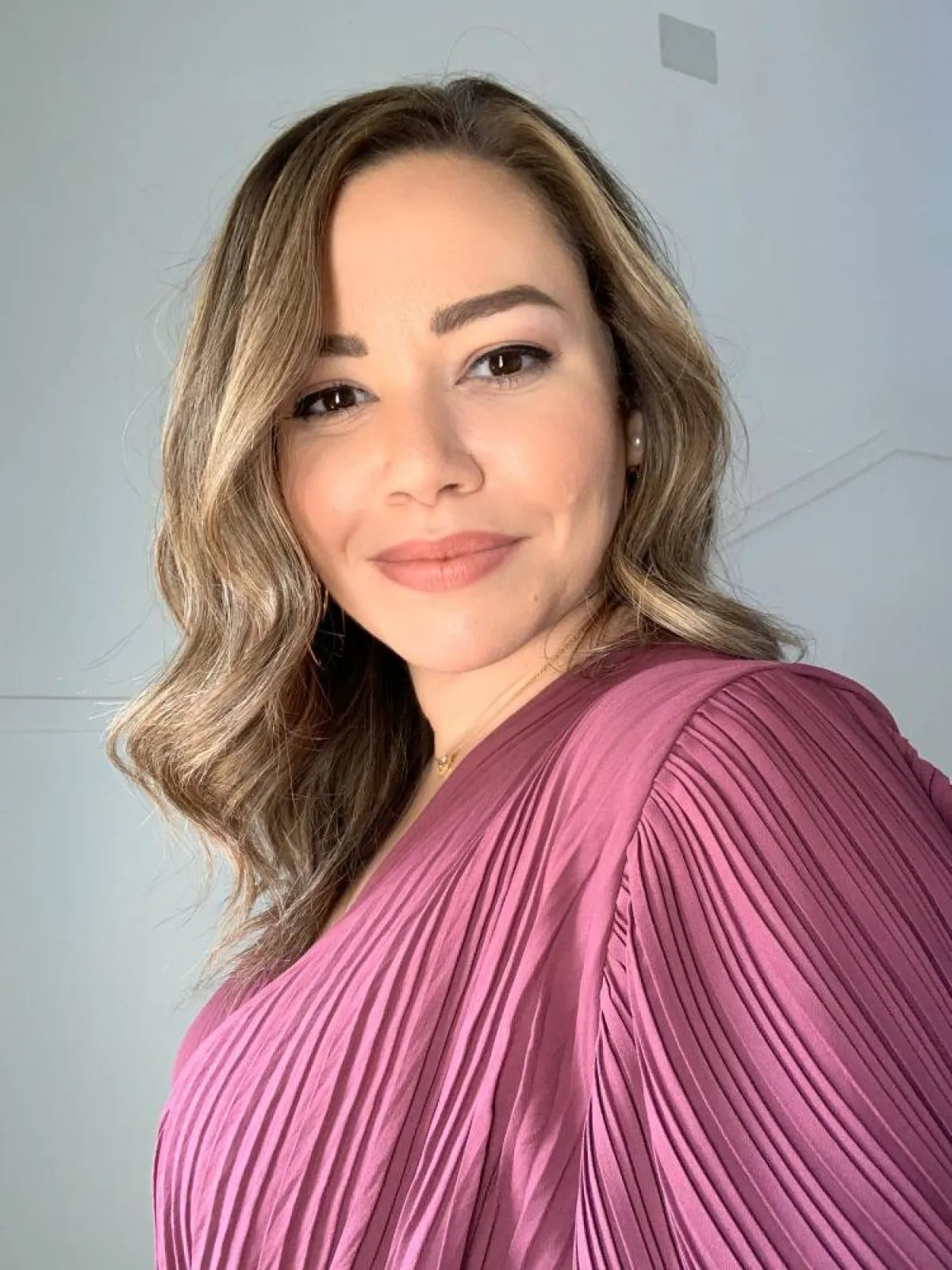 ياسمين قليلات، مهندسة التصميم الداخلي