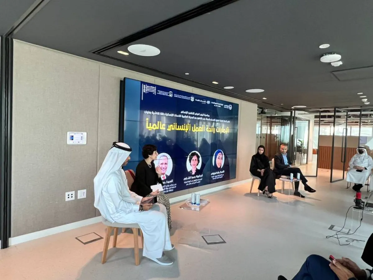 شرطة دبي والمدينة العالمية للخدمات تنظمان حلقة نقاشية عن العمل الإنساني - الصورة من وام