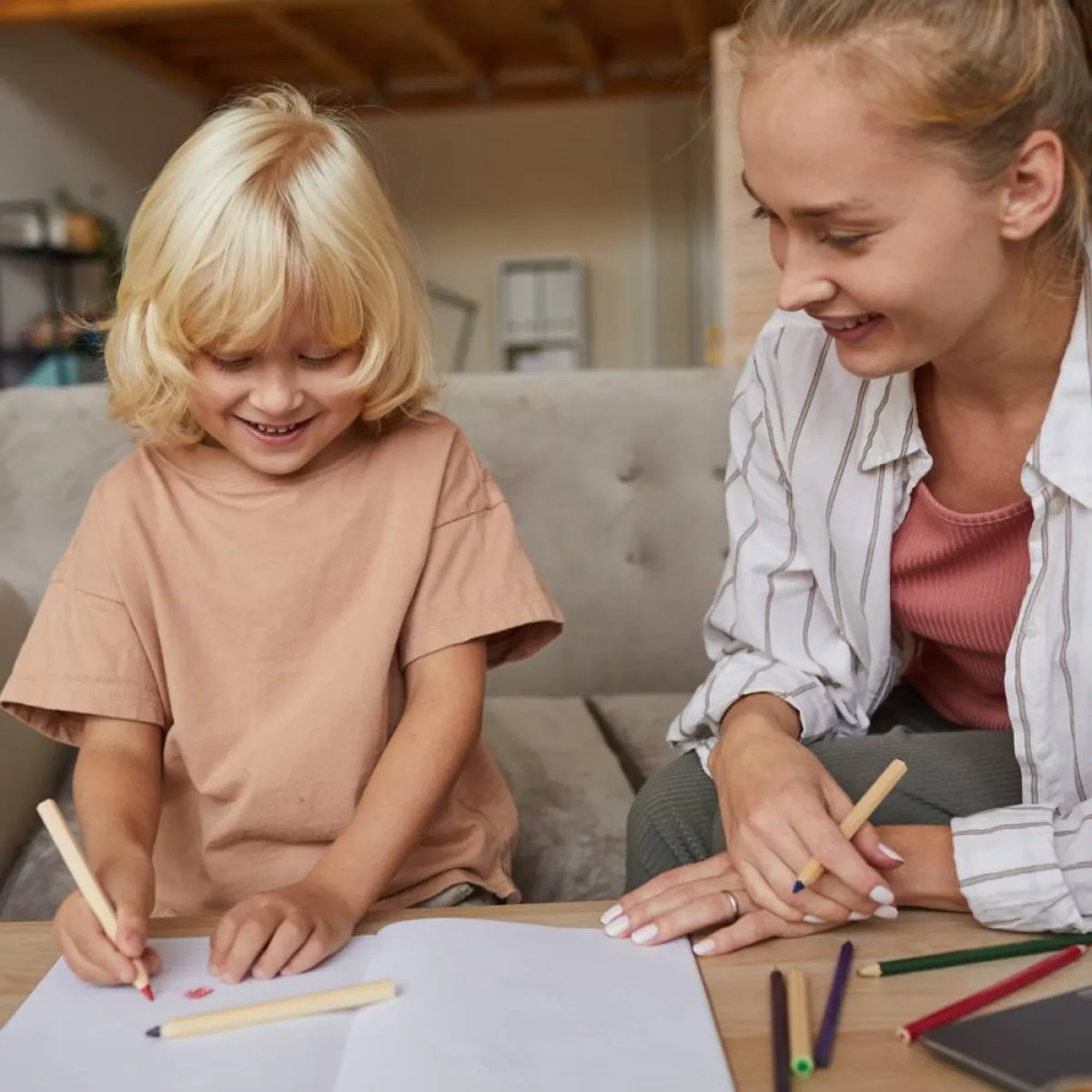 صورة لأم وطفلتها