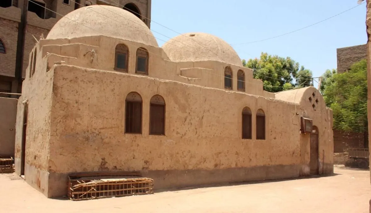 شيخ المعماريين حسن فتحي وقريته التراثية