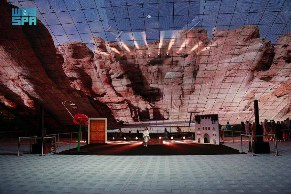 7 فتيات يبهرن الجمهور بأدائهن في جناح المملكة بمعرض إكسبو 2020 دبي- الصورة من واس