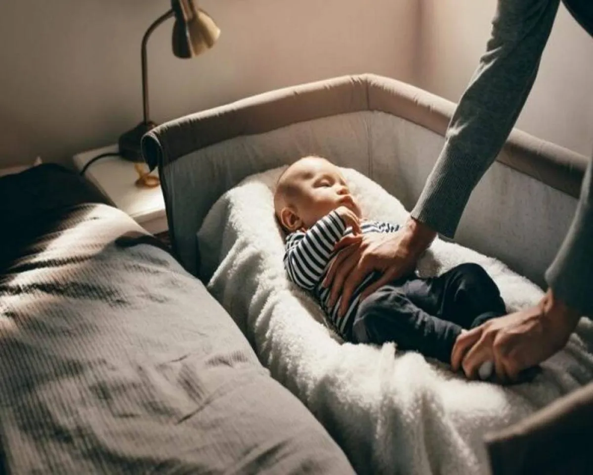 صورة لطفل رضيع نائم