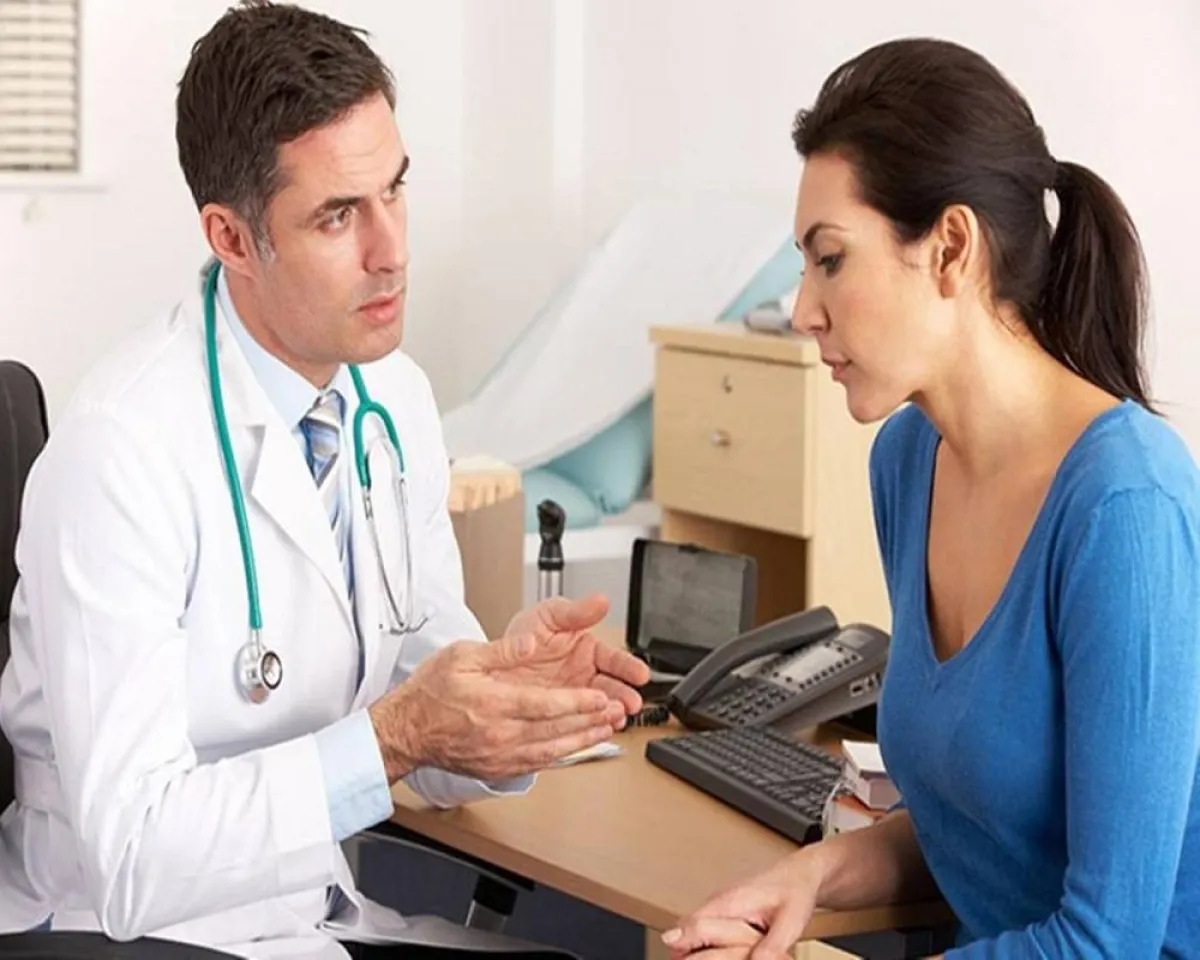 صورة لحامل تعاني من مشاكل الحمل