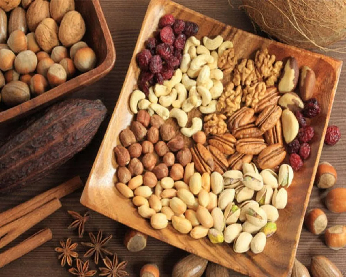 صورة لحفنة من المكسرات