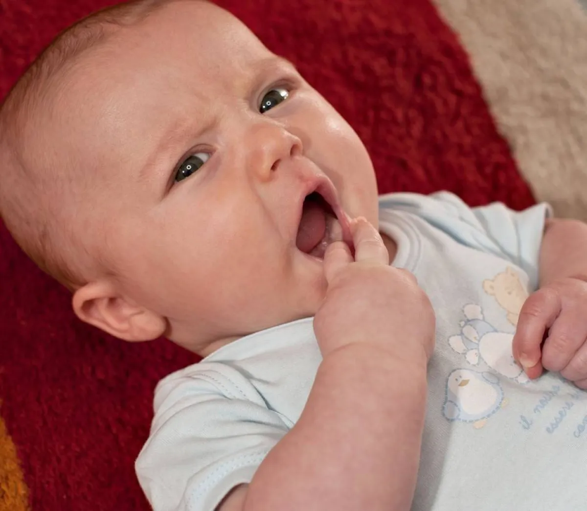 صورة لطفل جائع