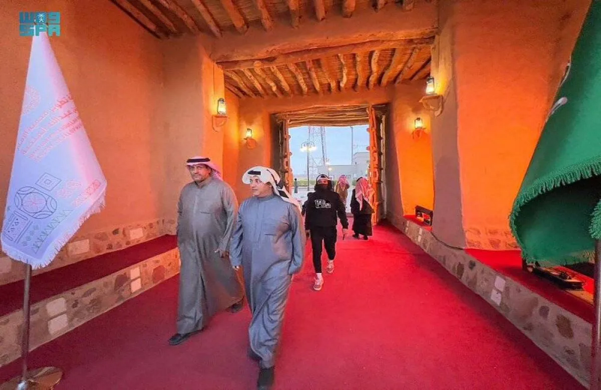 في سوق لينة الأثري وقصر الملك عبدالعزيز