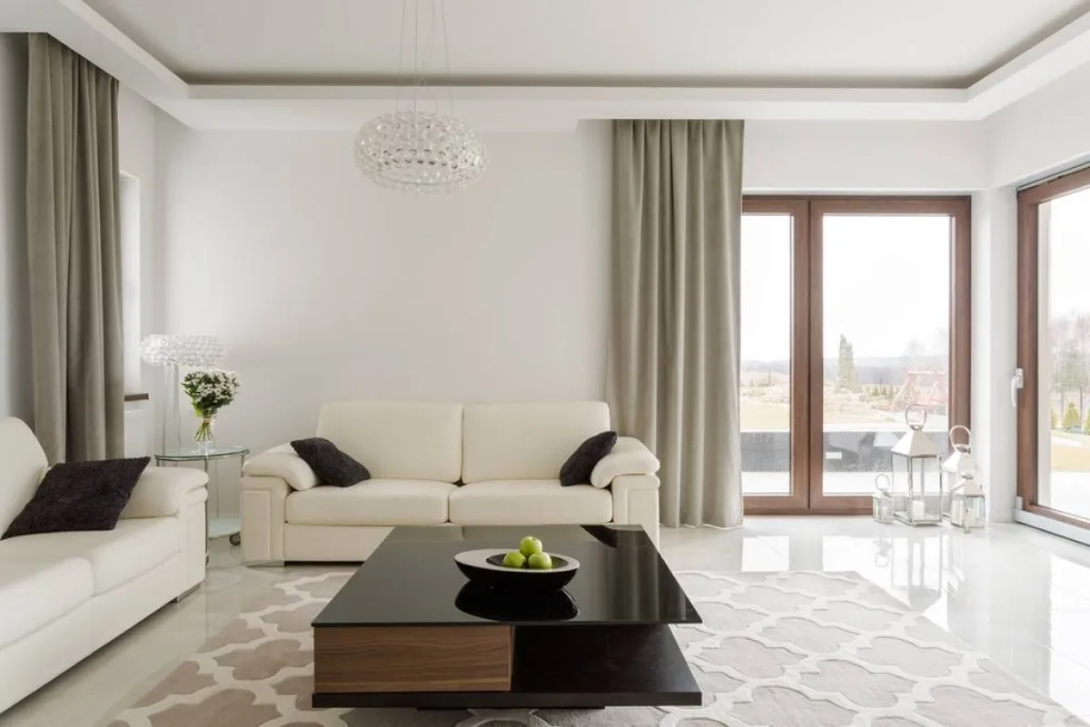 سجادة كبيرة الحجم في الصالة