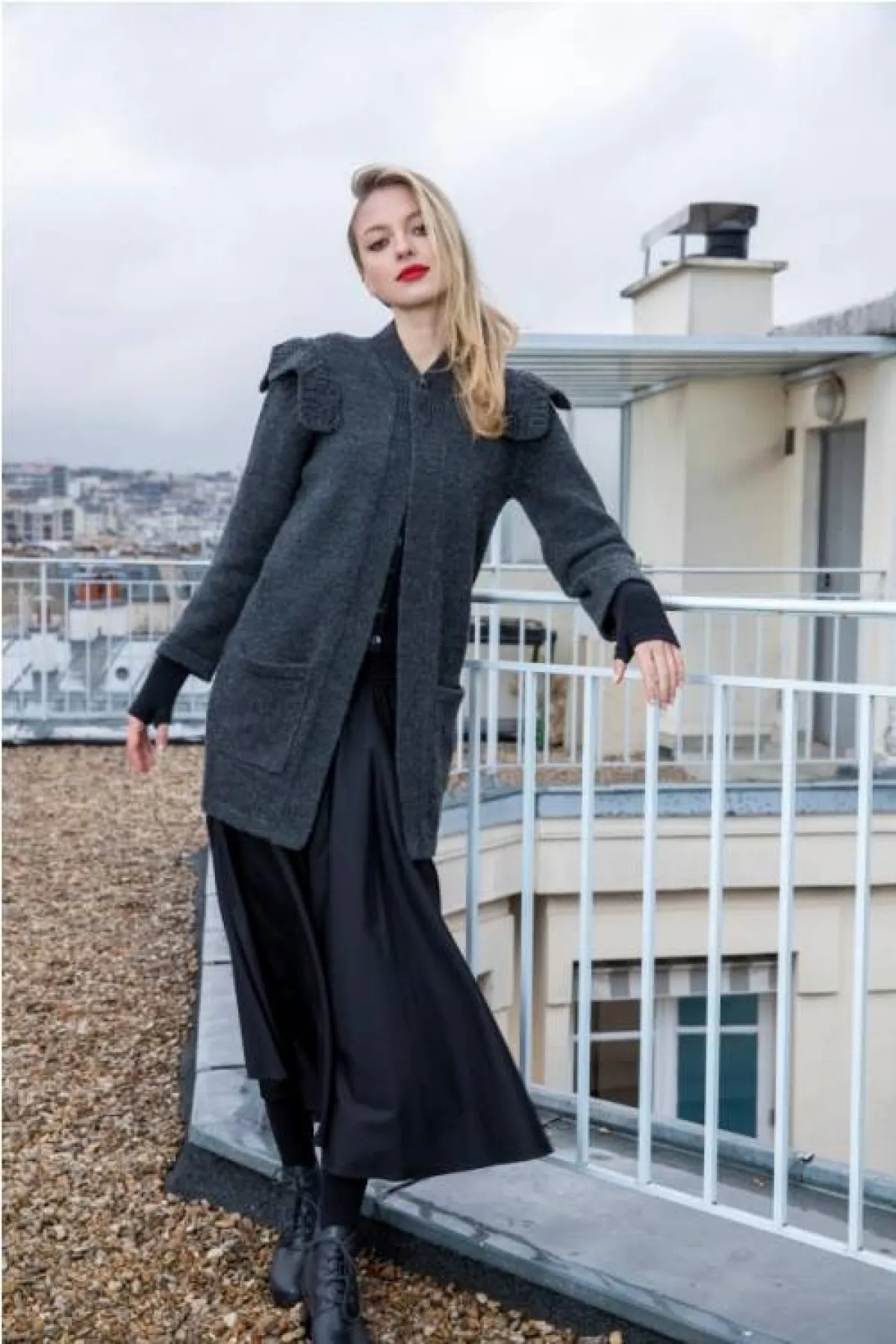 الجاكيت الكاجوال مع الفستان الشتوي من أنييس بي   Agnes B