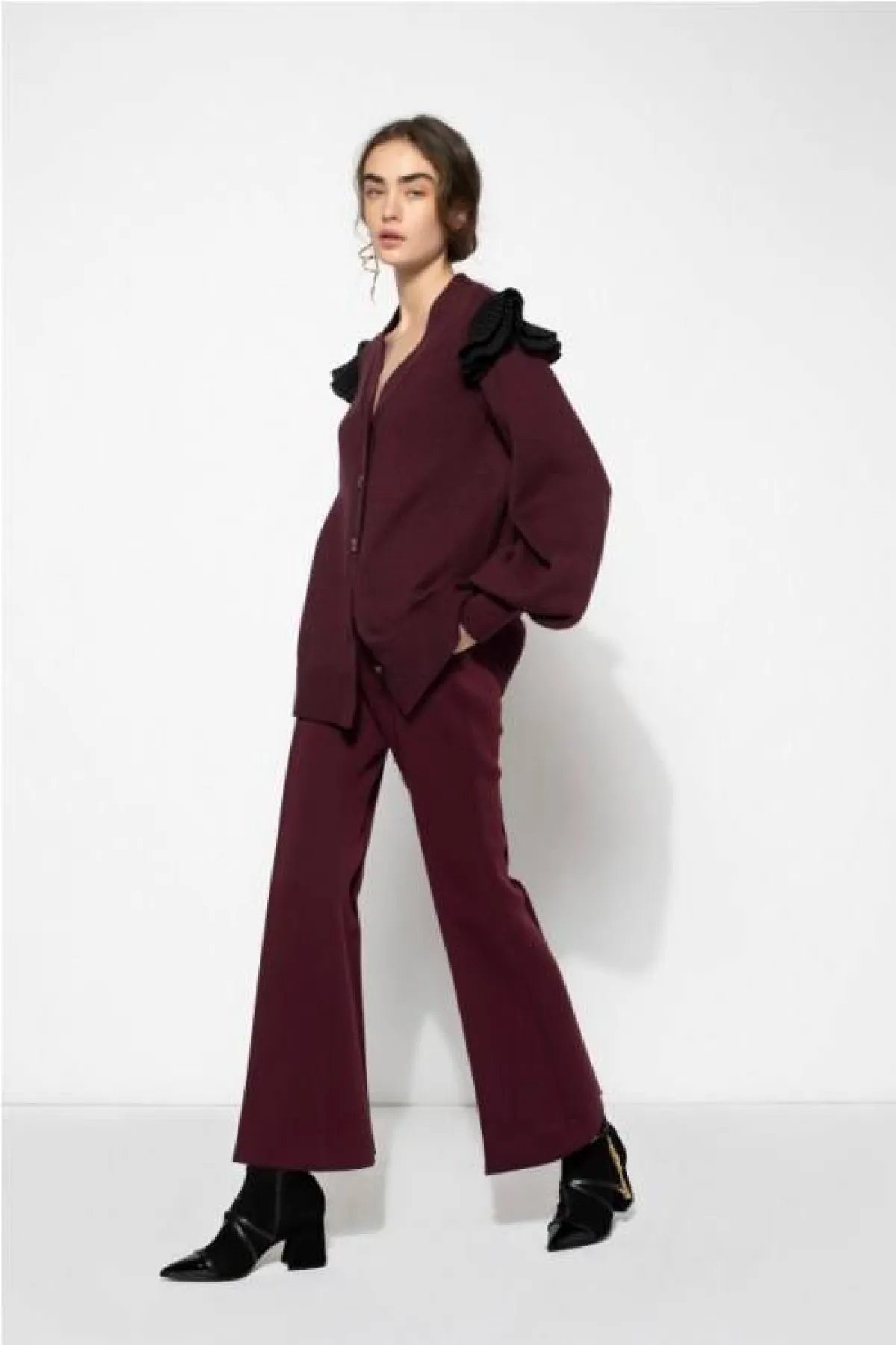 البنطلون الرسمي الضيّق من أديم  Adeam