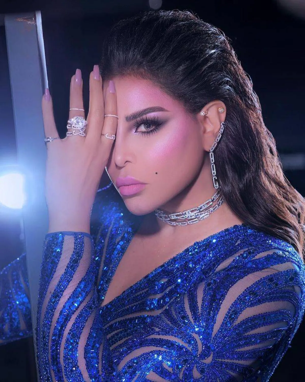 أقراط الفنانة أحلام-الصورة من حسابها على انستغرام