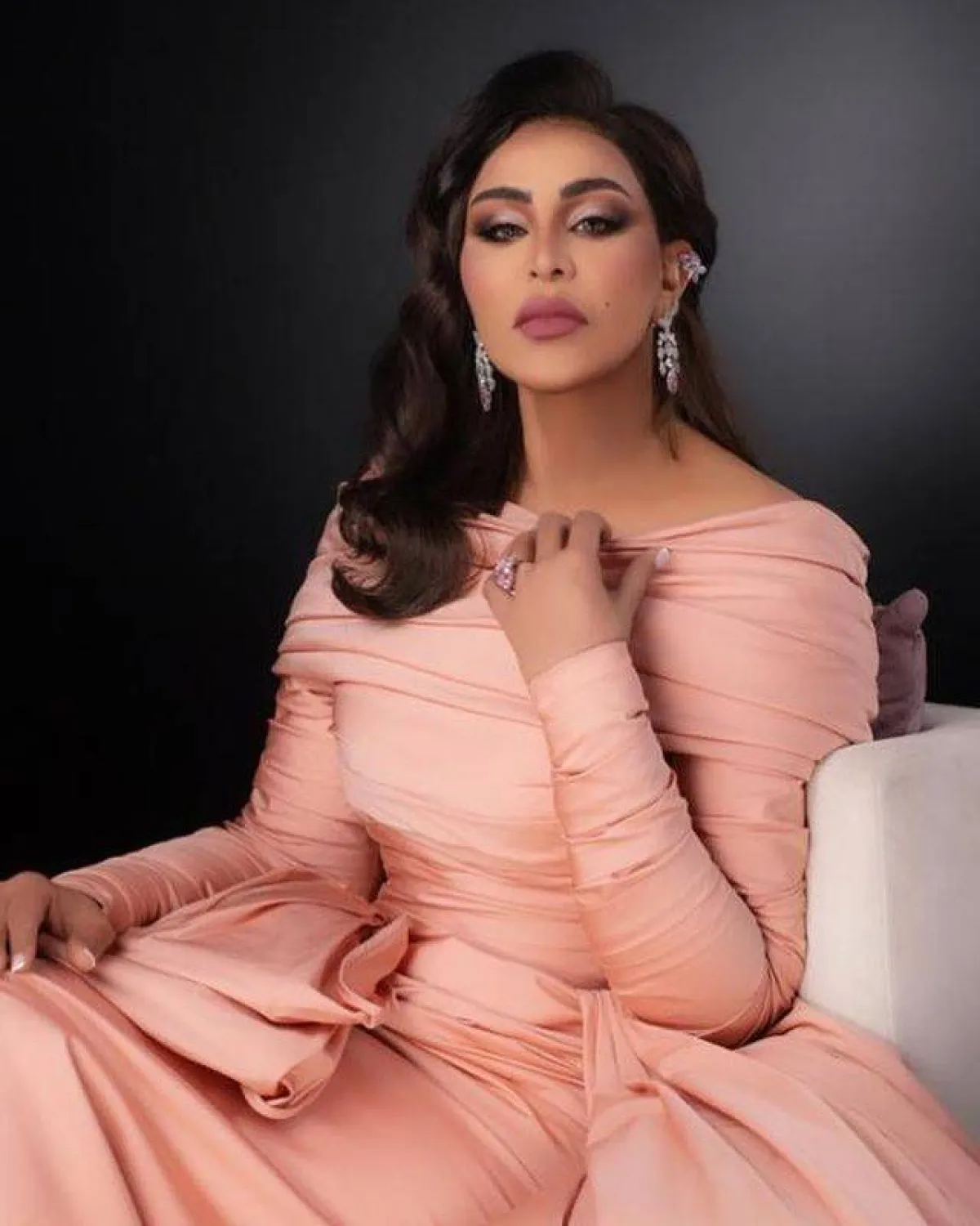 أقراط الفنانة أحلام-الصورة من حسابها على انستغرام