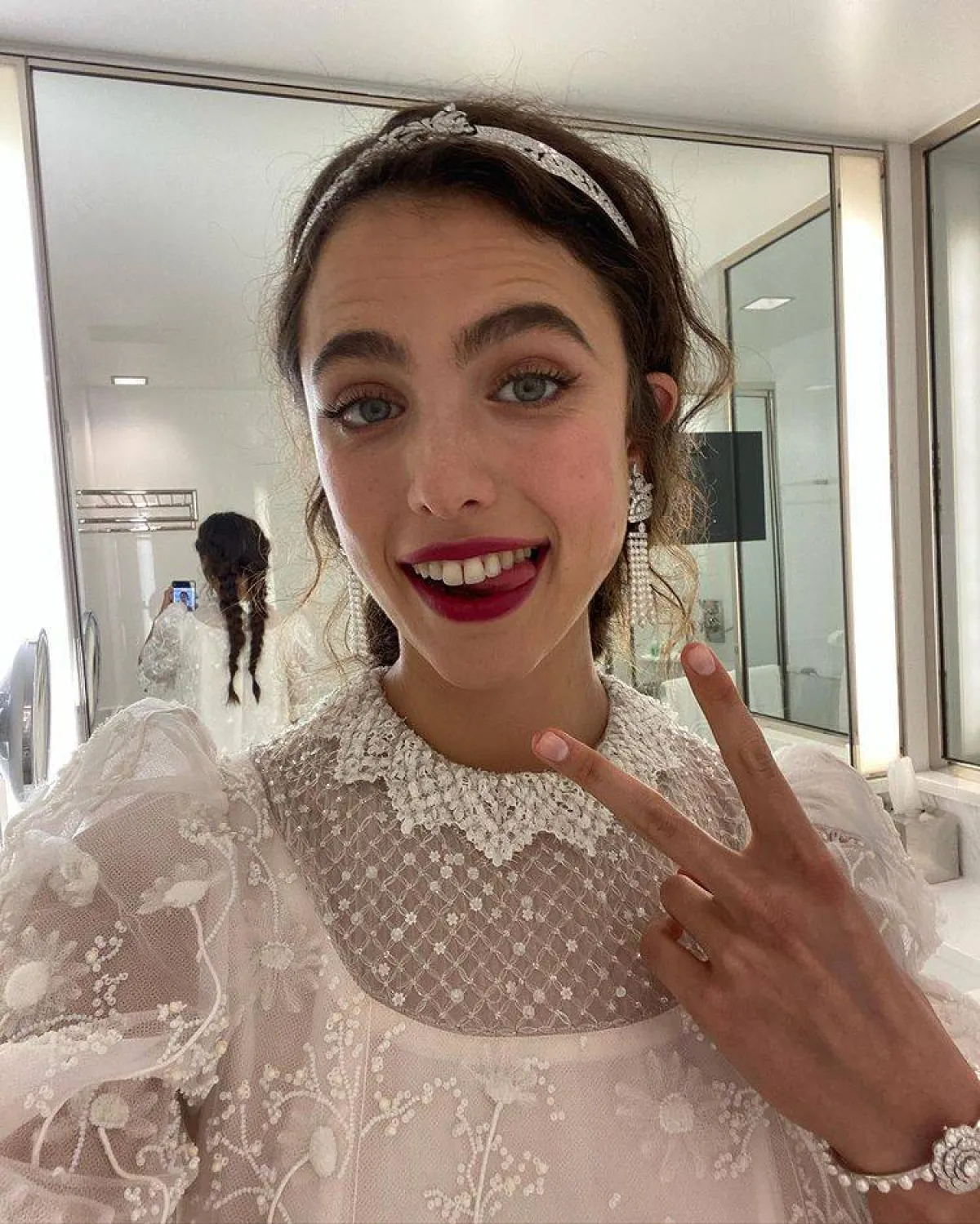 مجوهرات Margaret Qualley من Chanel Fine Jewelry- الصورة من حساب النجمة على انستغرام