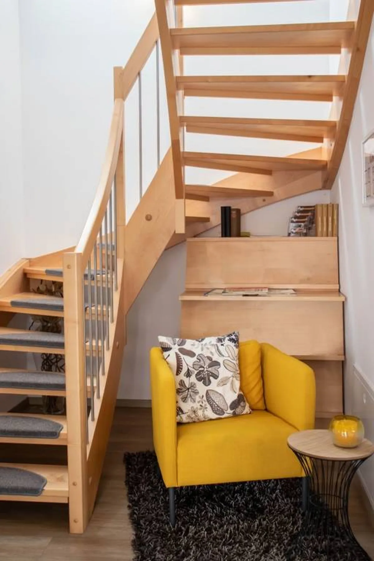 ركن القراءة الهادئ في المنزل