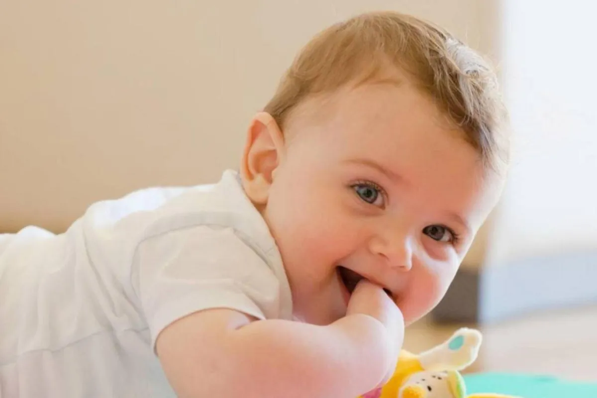 صورة لطفل باسم