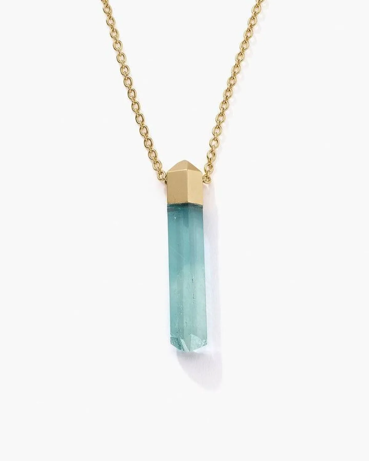 سلسلة بأحجار كريستال شفافة من إيرينا نيويرث