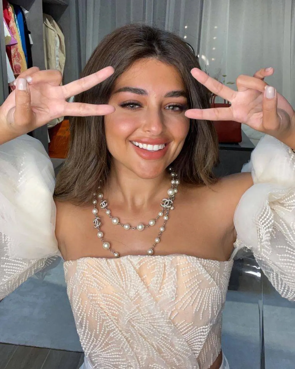 إلين سليمان بمجوهرات كلاسيكية من شانيل -الصورة من حساب النجمة على انستغرام 