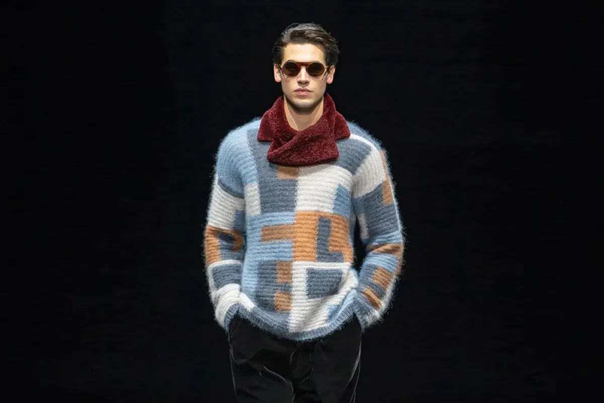 للرجل.. كنزات صوفية من جيورجيو ارماني Giorgio  Armani