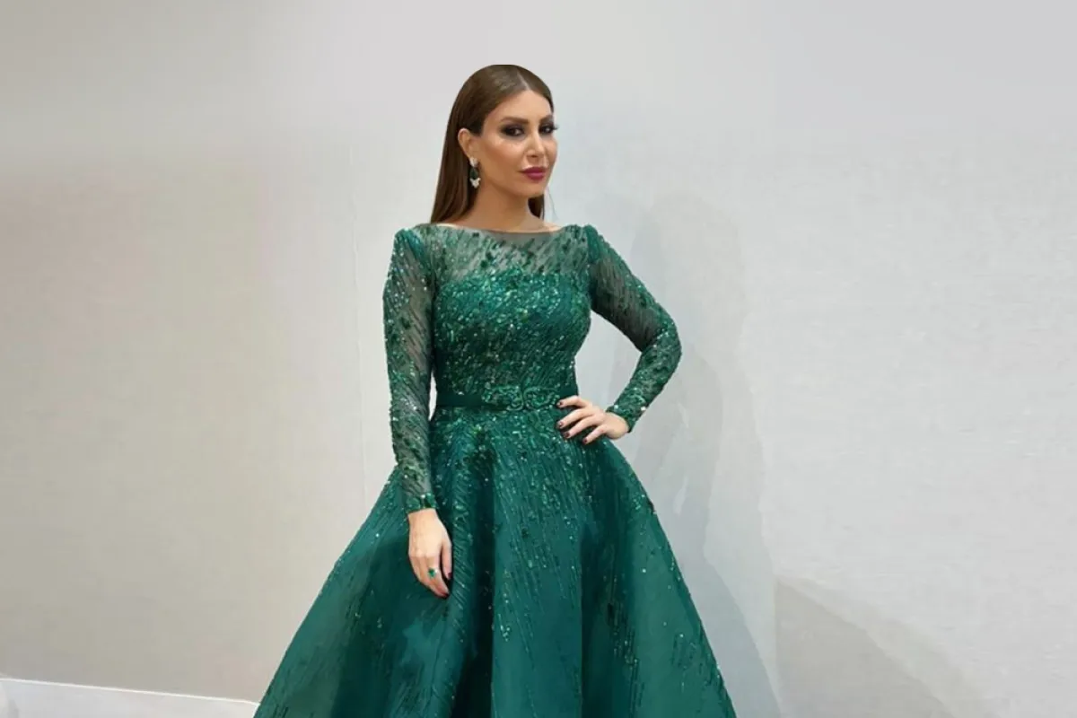 يارا بفستان أخضر من توقيع شربل كرم 