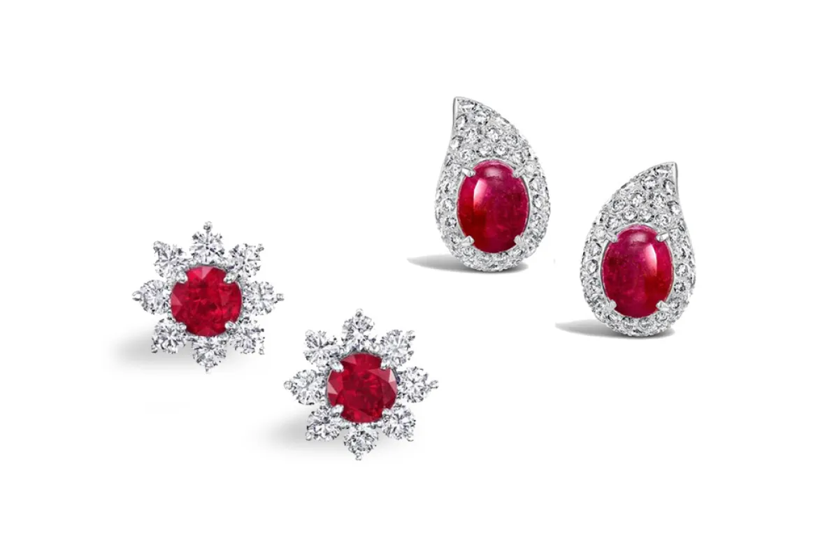 أقراط صغيرة مرصعة بالياقوت الأحمر 2022 احتفالاً بالعام الجديد