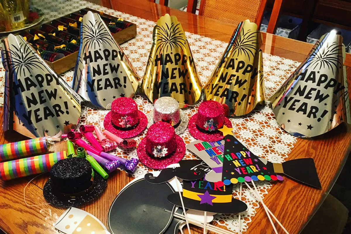 صورة  للعناصر الزخرفية على الطاولات