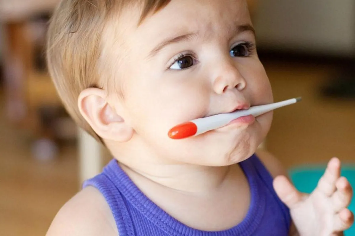 ترتفع حرارة الطفل دون سبب