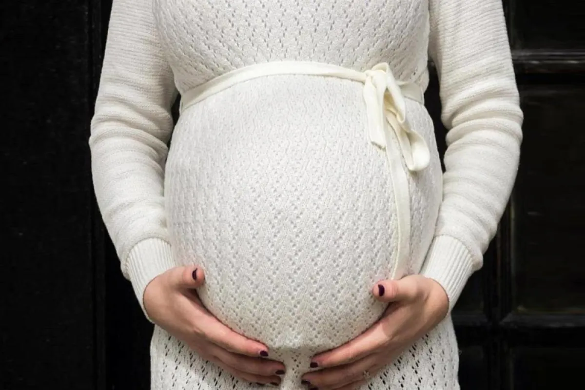 صورة لحامل تعاني من علامات التمدد