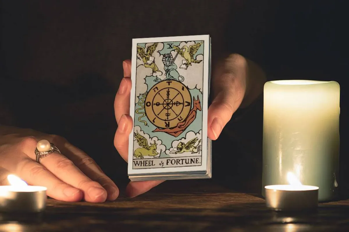 توقعات الأبراج وفق بطاقات التارو 2022