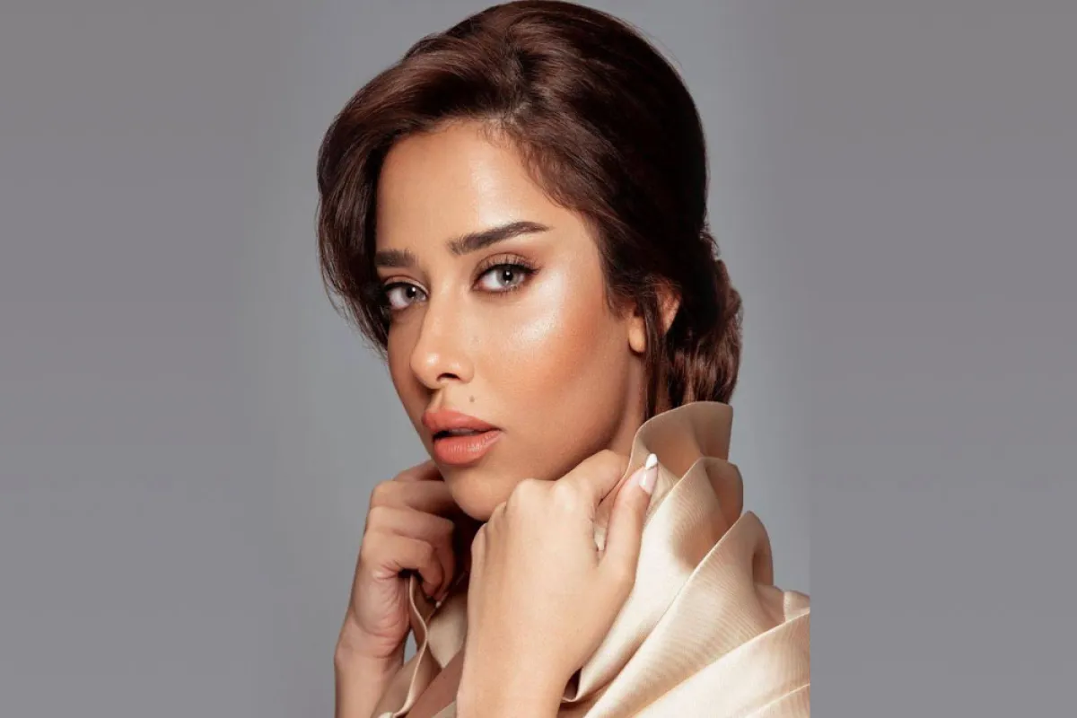 بلقيس باطلالة جمالية ناعمة