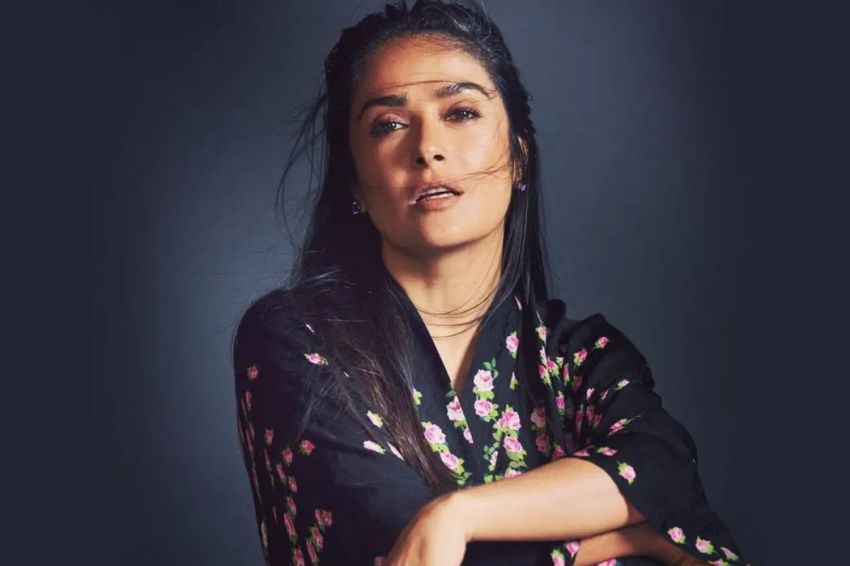 تسريحة الشعر نصف المرفوع