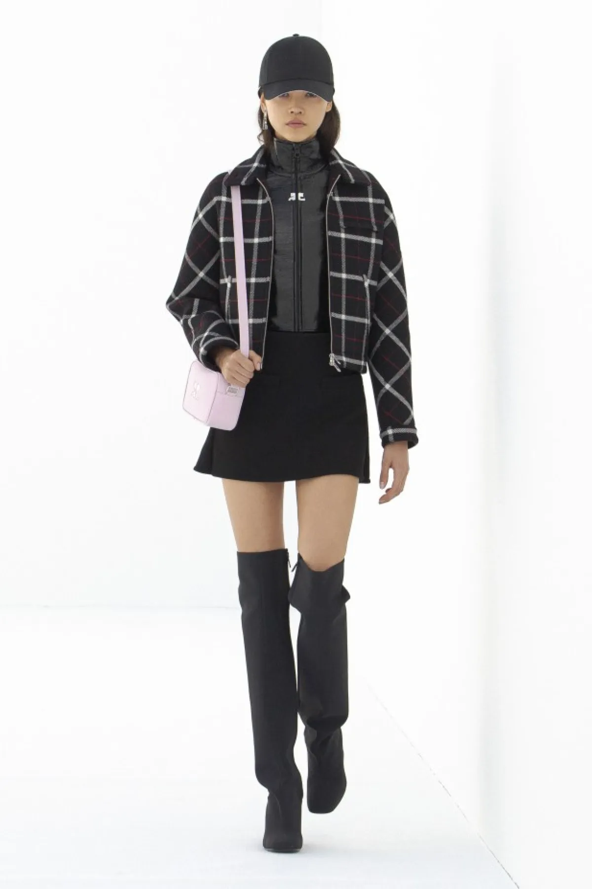 كوريج Courrèges