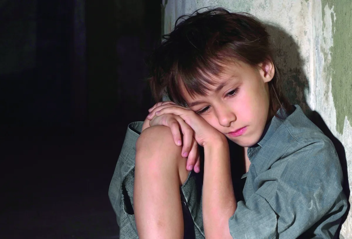 صورة لطفل حزين