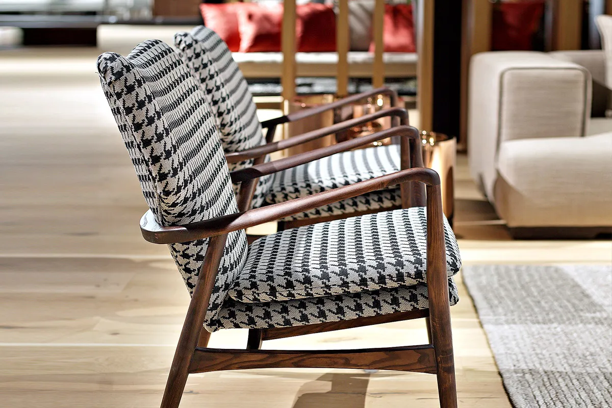 Pied-de-Poule أو المربّعات المتعرّجة لديكور راقٍ ومعاصر