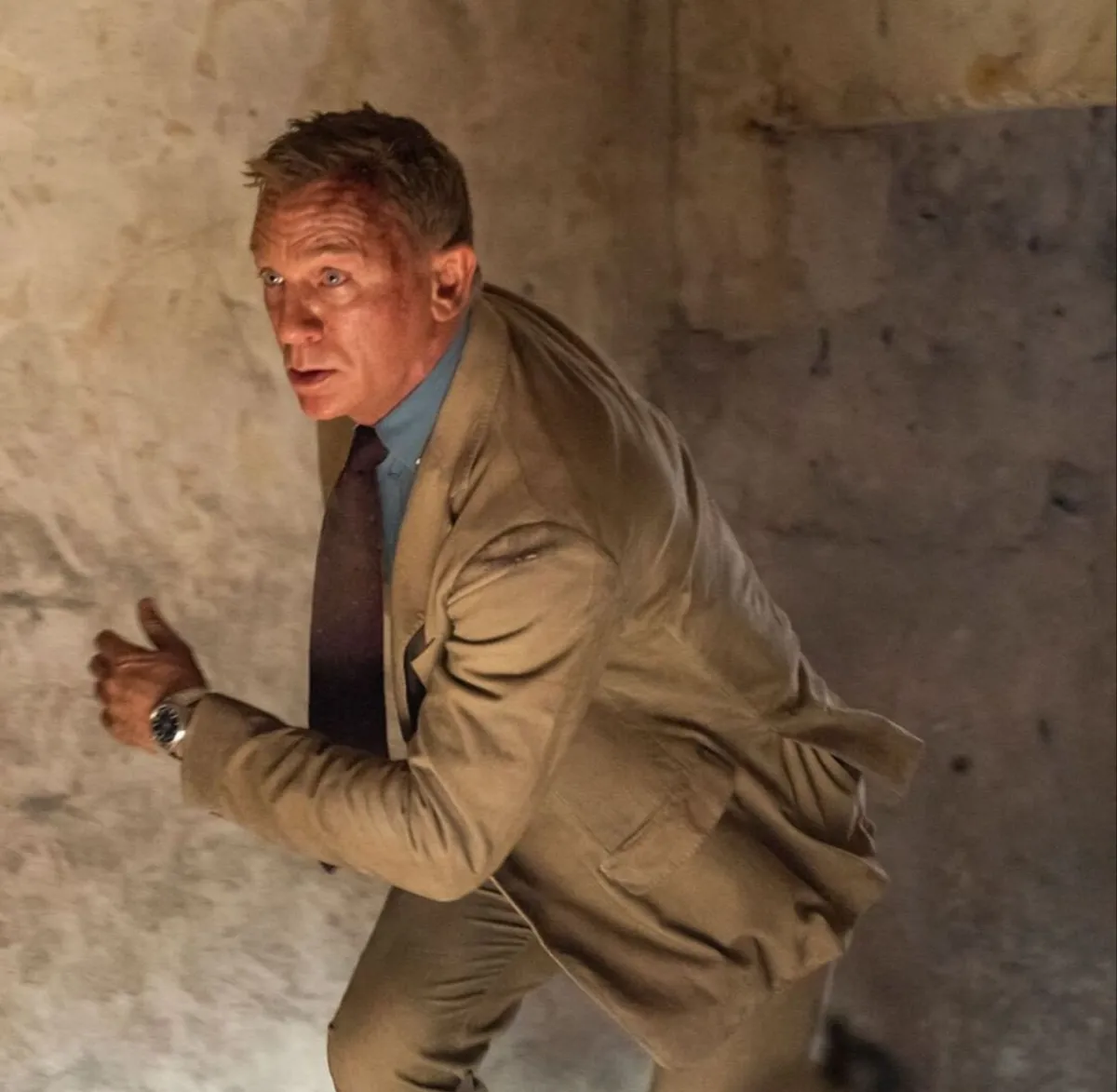 النجم البريطاني دانيال كريغ - الصورة من حساب جيمس بوند الرسمي في انستغرام