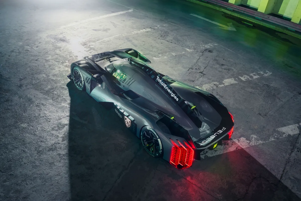 بيجو السيارة الهجينة الفائقة